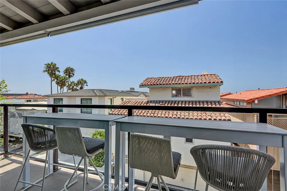2512 Ocean Manhattan Beach, CA 90266