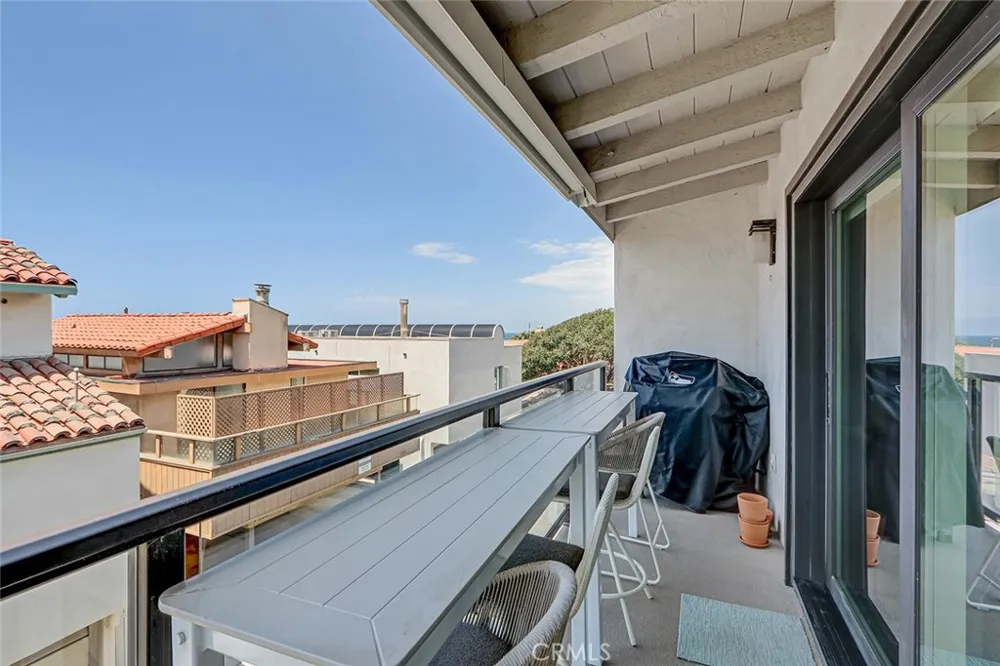 2512 Ocean Manhattan Beach, CA 90266