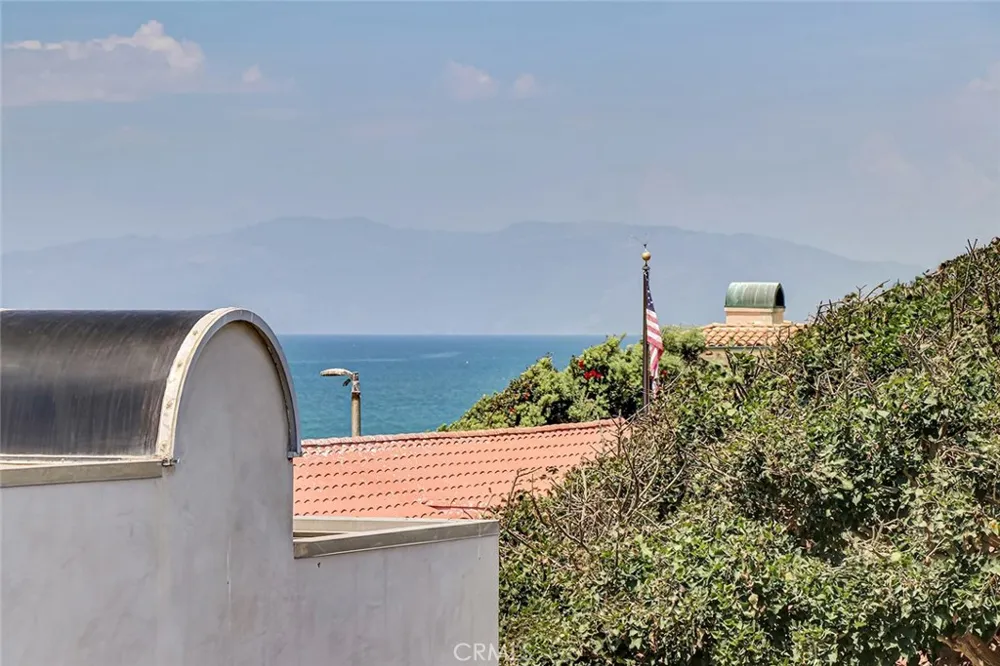 2512 Ocean Manhattan Beach, CA 90266
