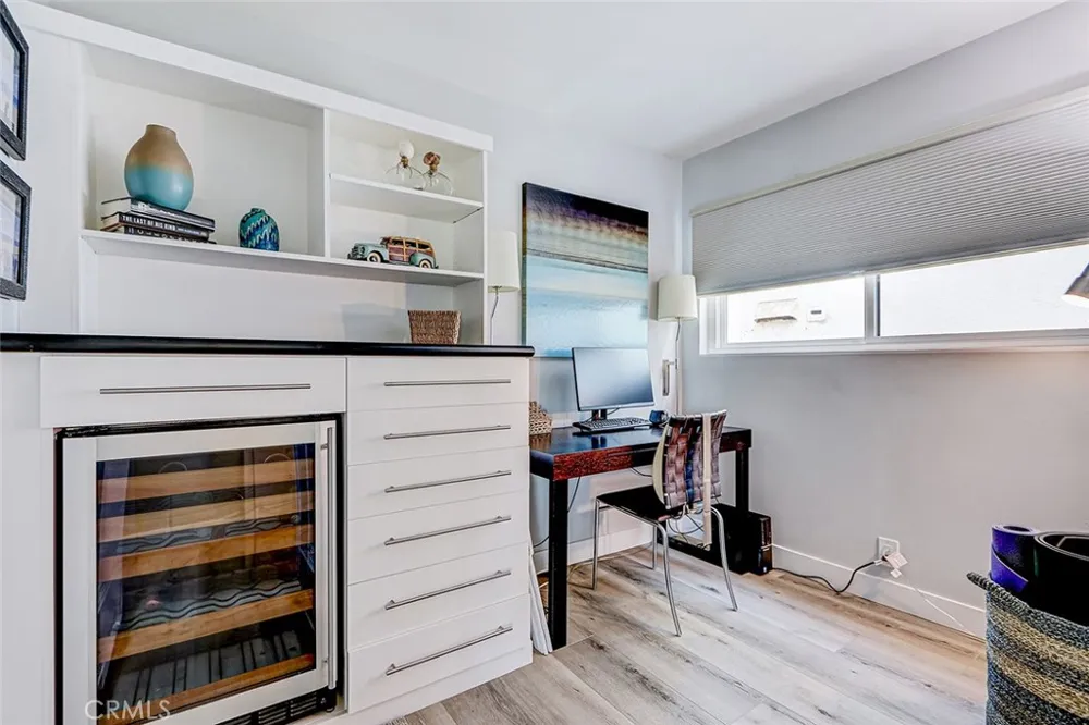 2512 Ocean Manhattan Beach, CA 90266