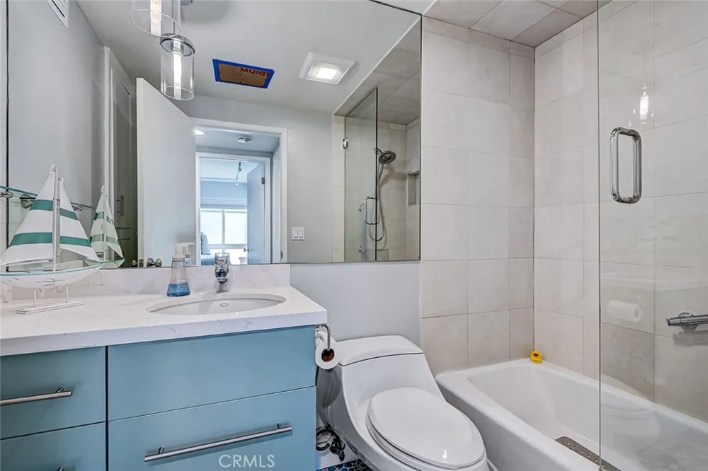 2512 Ocean Manhattan Beach, CA 90266