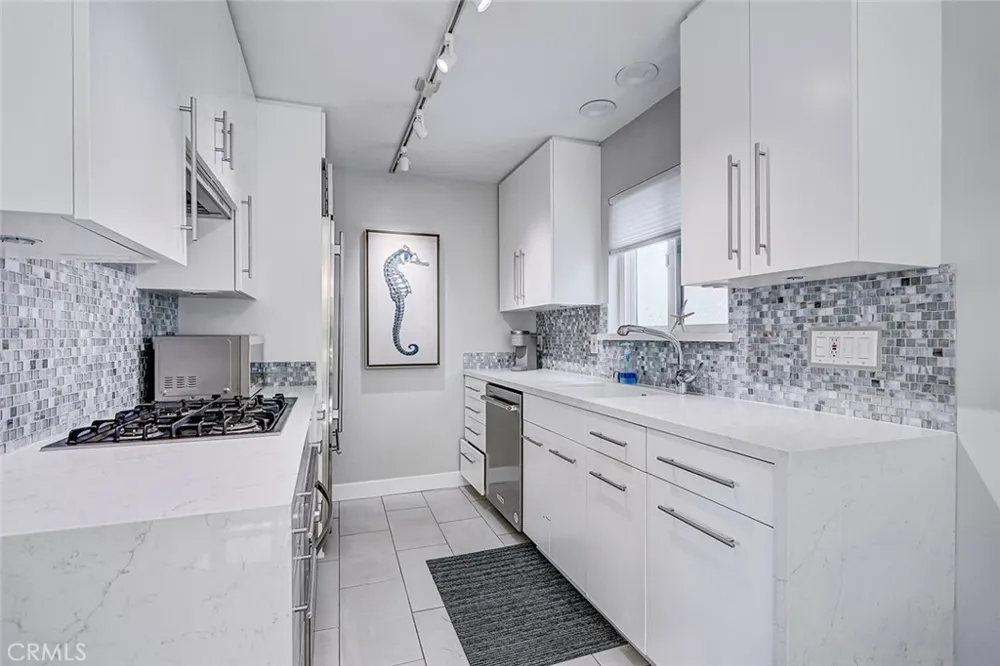 2512 Ocean Manhattan Beach, CA 90266