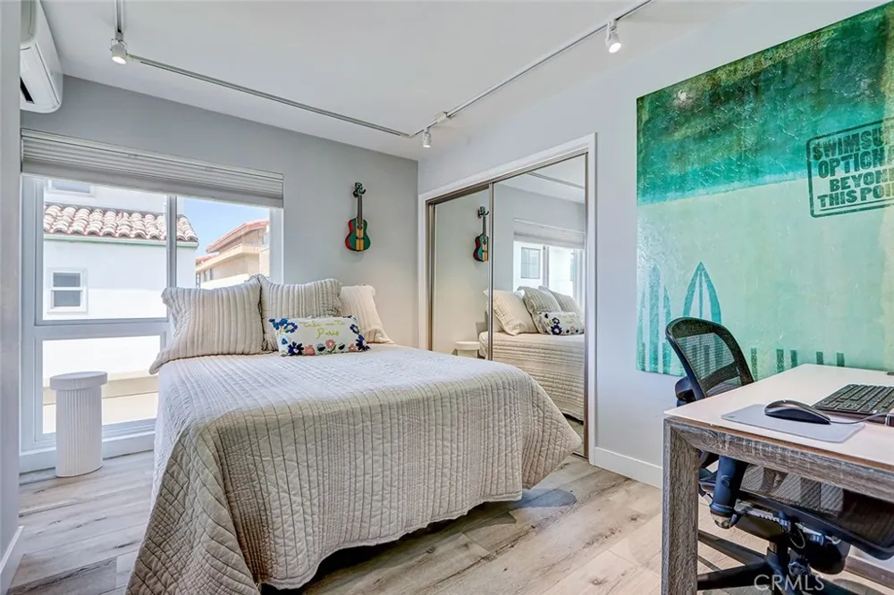 2512 Ocean Manhattan Beach, CA 90266