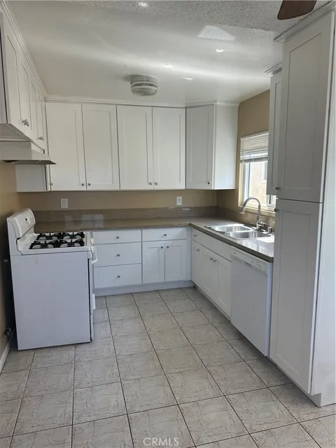 683 W 12th #2