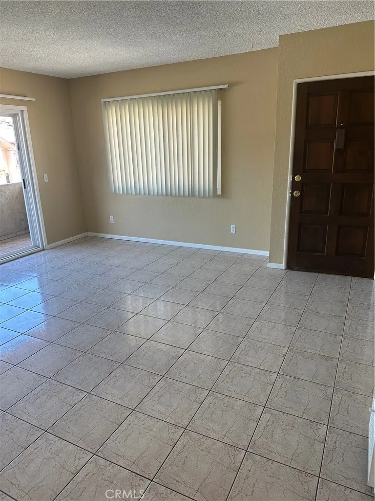 683 W 12th #2 San Pedro, CA 90015