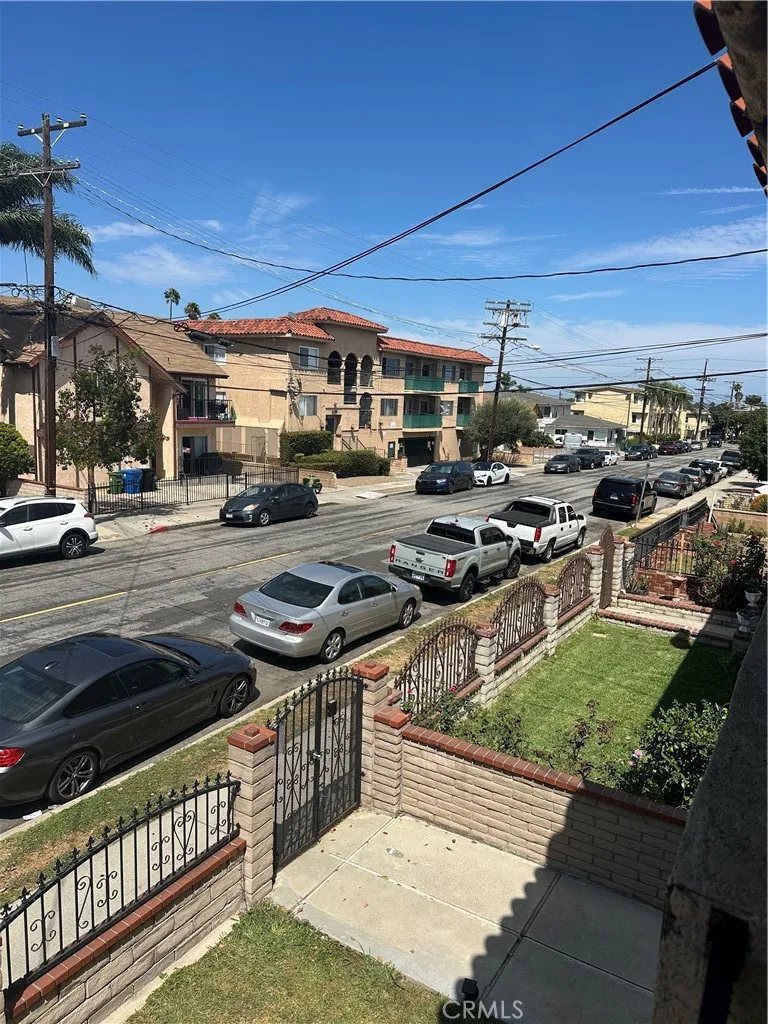 683 W 12th #2 San Pedro, CA 90015