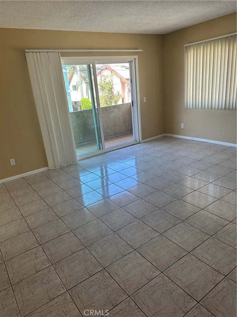 683 W 12th #2 San Pedro, CA 90015