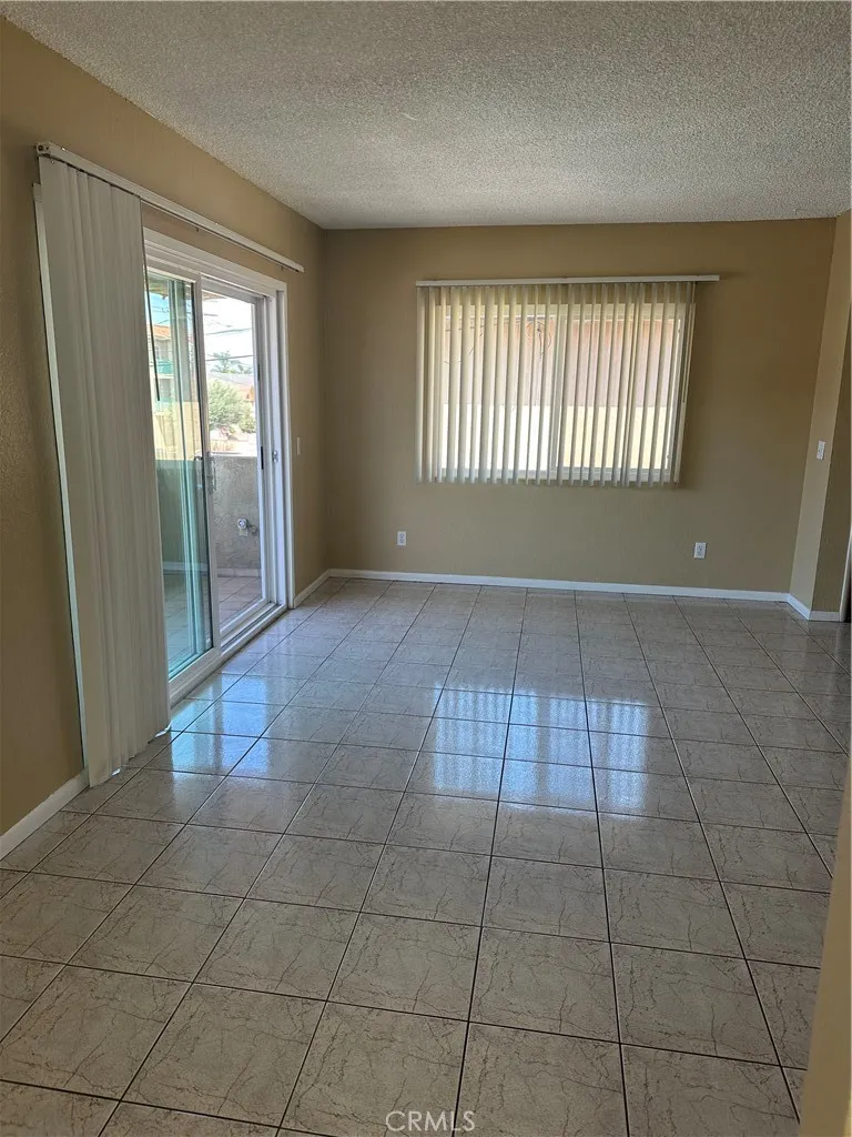 683 W 12th #2 San Pedro, CA 90015