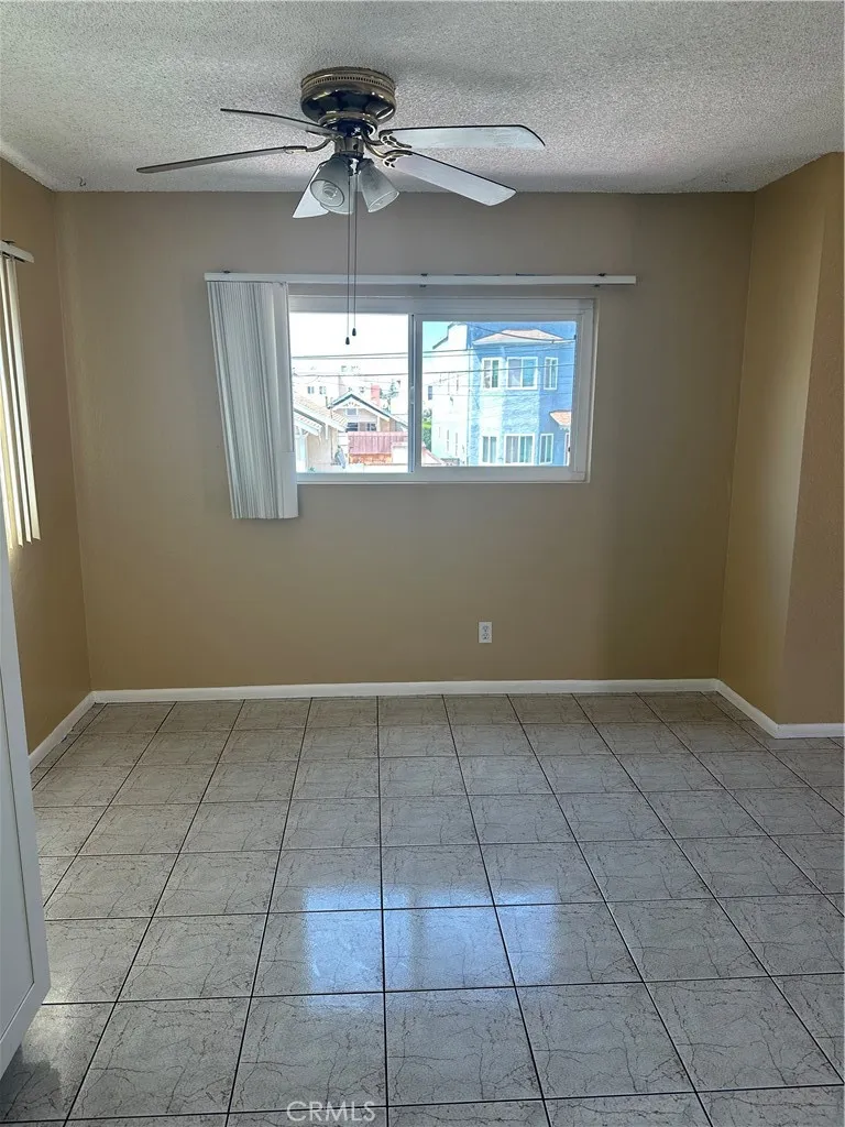 683 W 12th #2 San Pedro, CA 90015