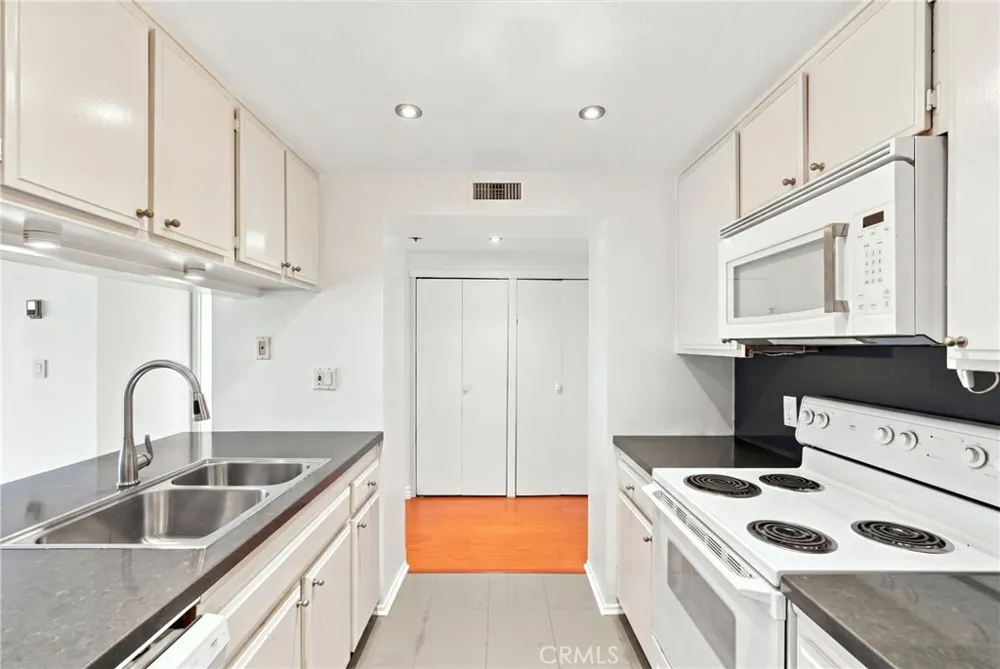 600 W 9th #910 Los Angeles, CA 90015
