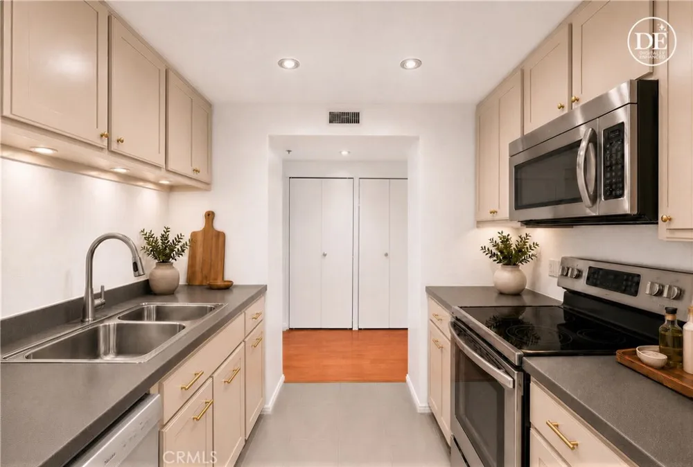 600 W 9th #910 Los Angeles, CA 90015
