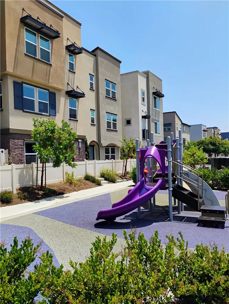 533 Daniel Freeman Circle Inglewood, CA 90301