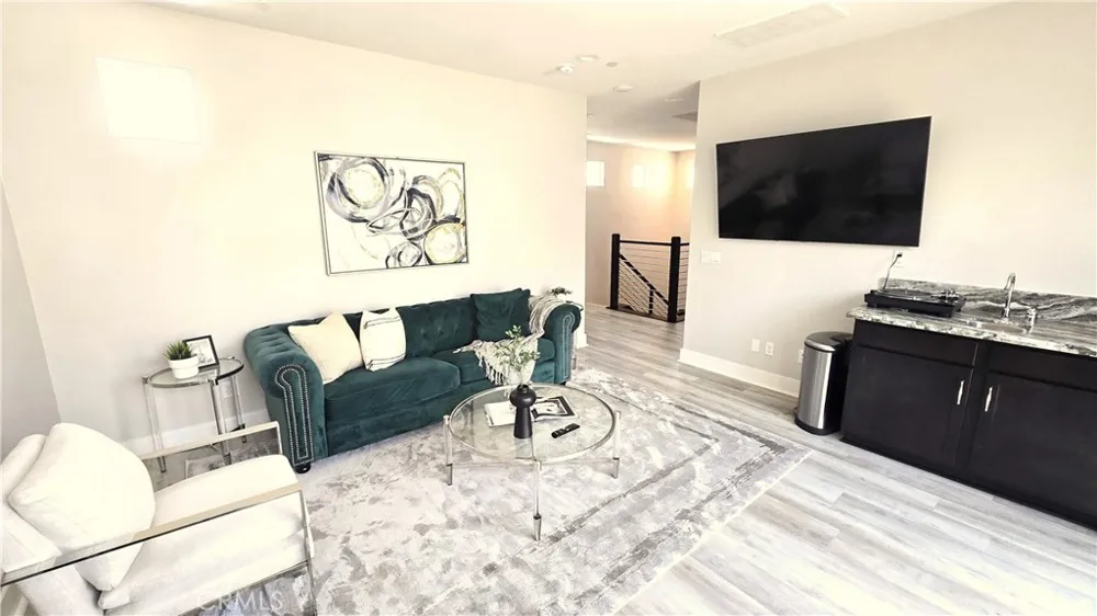 533 Daniel Freeman Circle Inglewood, CA 90301