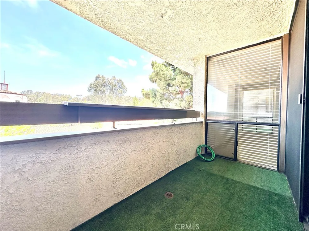 2545 Via Campesina #204 Palos Verdes Estates, CA 90274