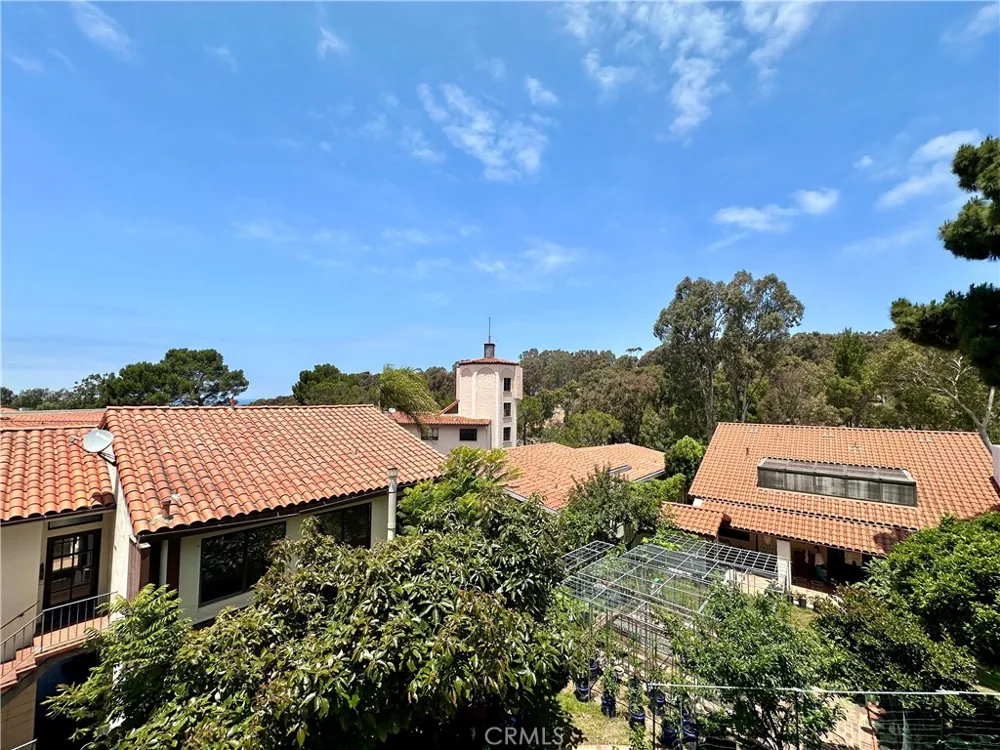 2545 Via Campesina #204 Palos Verdes Estates, CA 90274