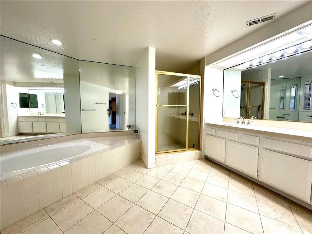 2545 Via Campesina #204 Palos Verdes Estates, CA 90274