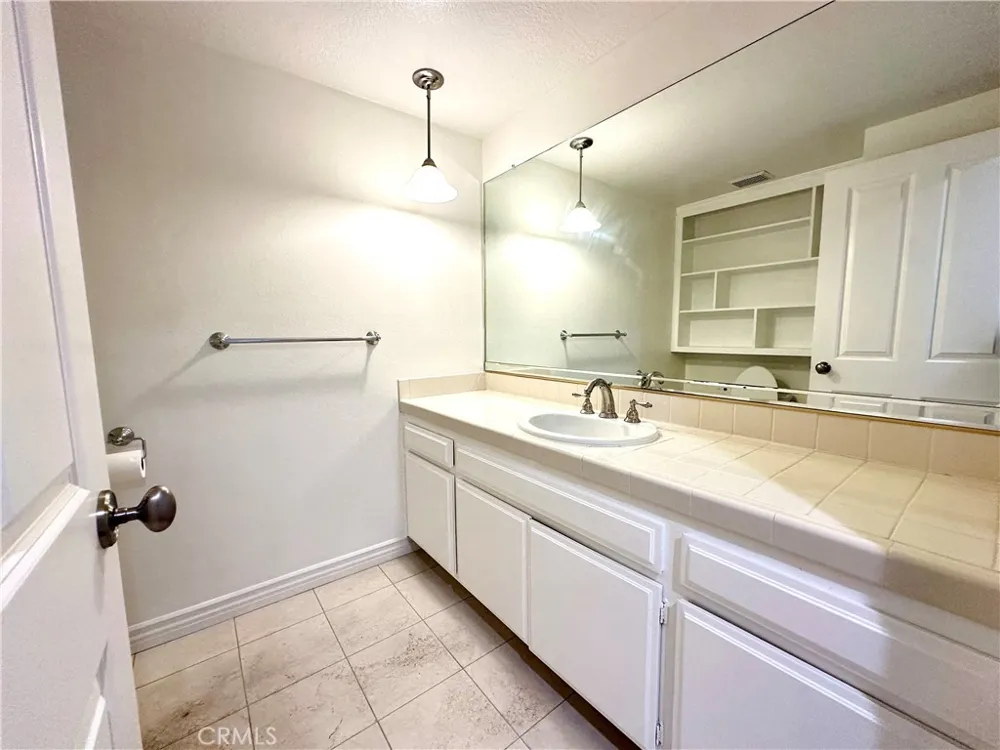 2545 Via Campesina #204 Palos Verdes Estates, CA 90274