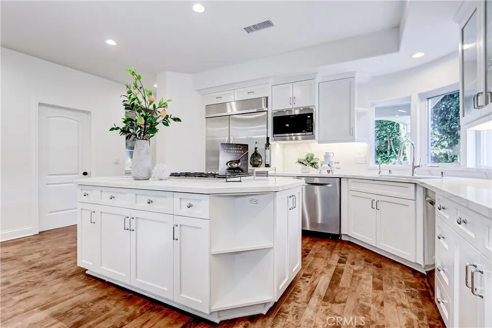 819 11th Manhattan Beach, CA 90266