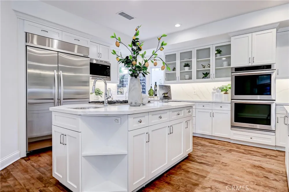 819 11th Manhattan Beach, CA 90266