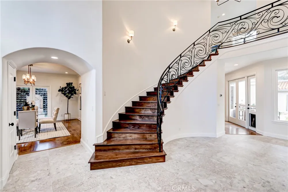 819 11th Manhattan Beach, CA 90266