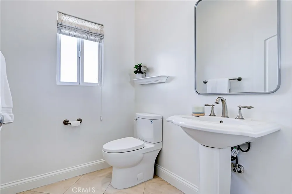 819 11th Manhattan Beach, CA 90266
