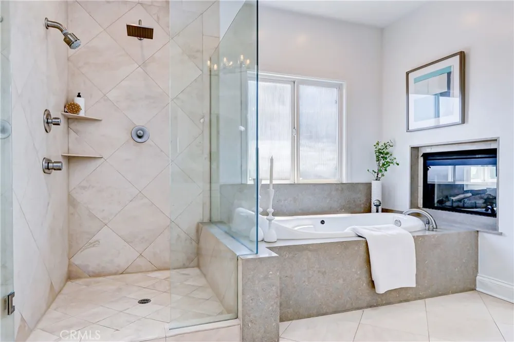 819 11th Manhattan Beach, CA 90266