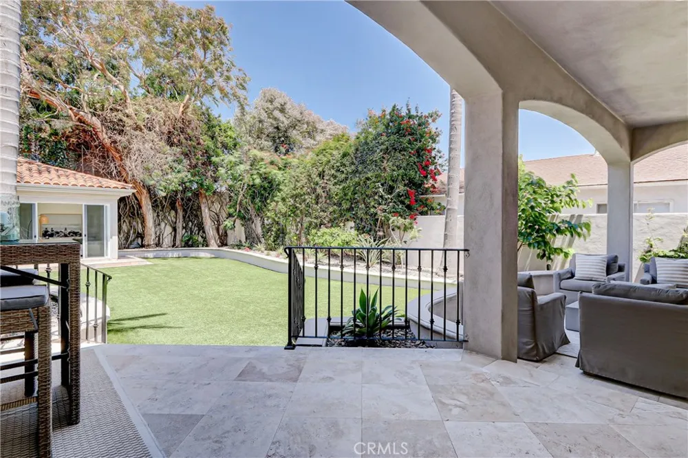 819 11th Manhattan Beach, CA 90266