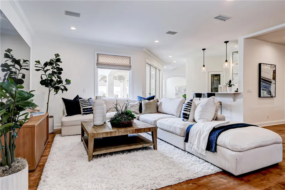 819 11th Manhattan Beach, CA 90266