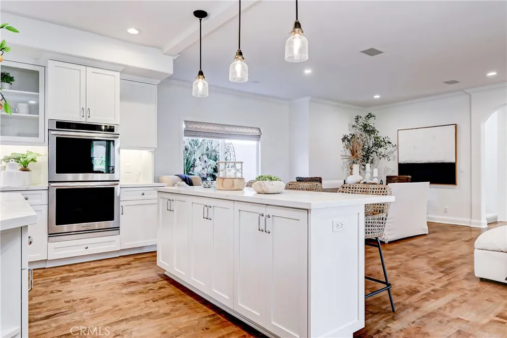 819 11th Manhattan Beach, CA 90266