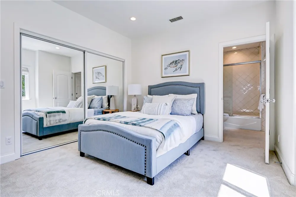819 11th Manhattan Beach, CA 90266