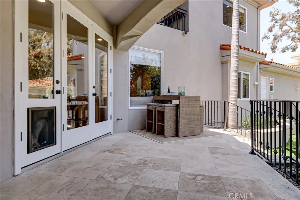 819 11th Manhattan Beach, CA 90266