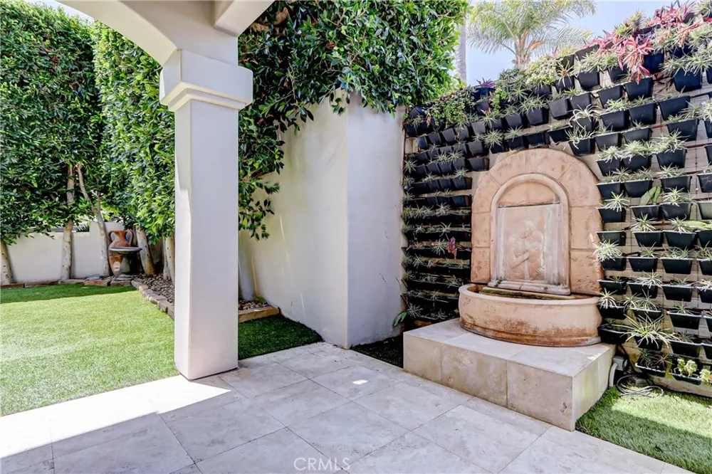 819 11th Manhattan Beach, CA 90266