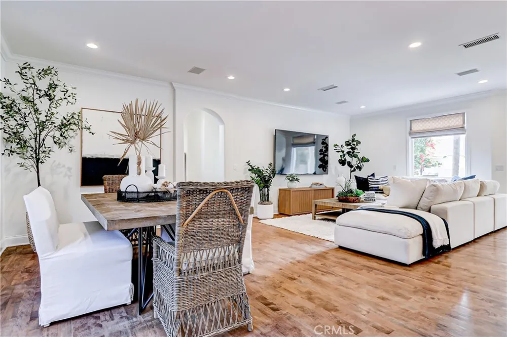 819 11th Manhattan Beach, CA 90266