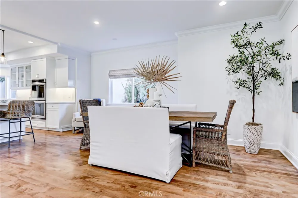 819 11th Manhattan Beach, CA 90266