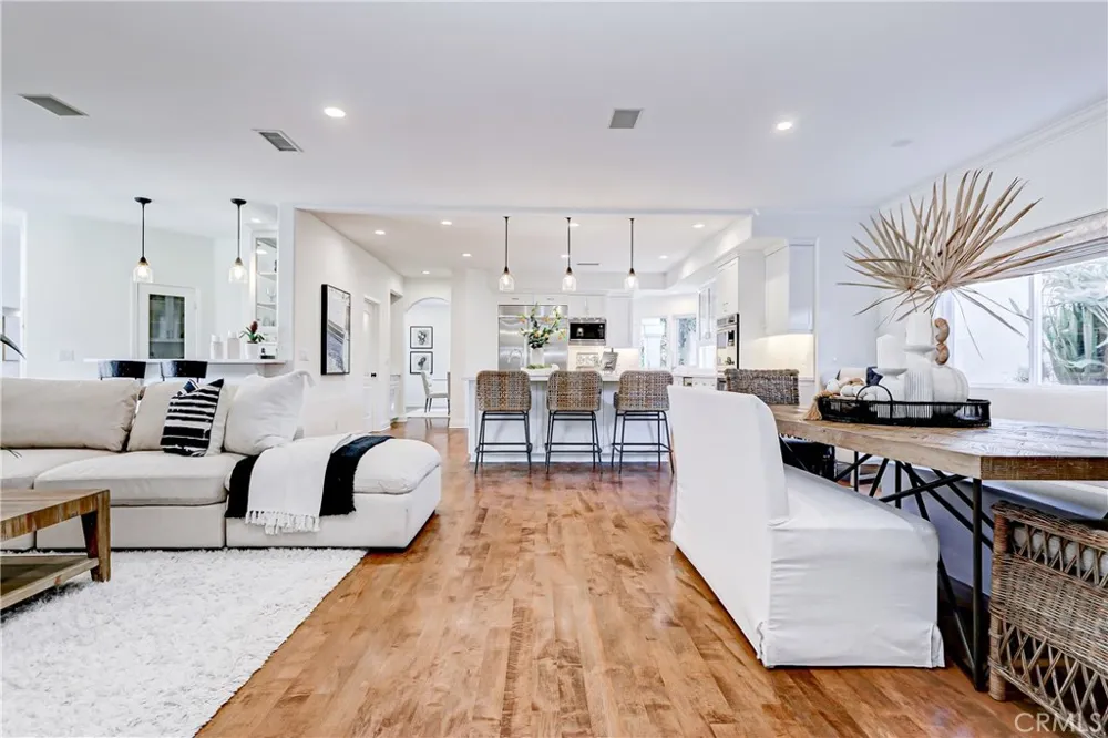 819 11th Manhattan Beach, CA 90266