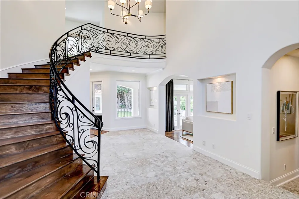 819 11th Manhattan Beach, CA 90266