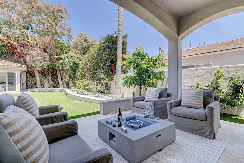 819 11th Manhattan Beach, CA 90266