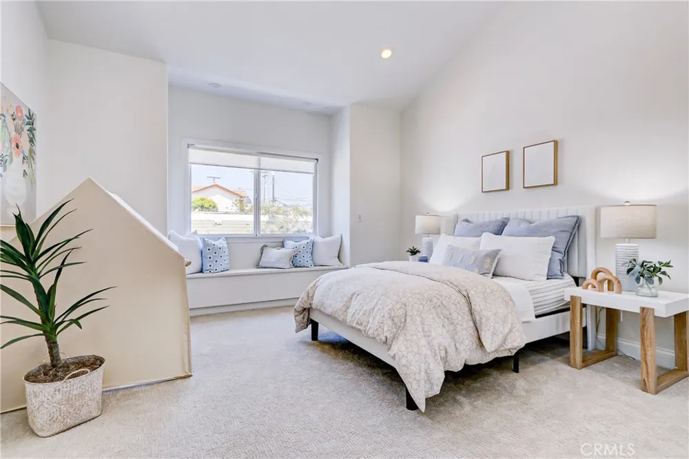 819 11th Manhattan Beach, CA 90266