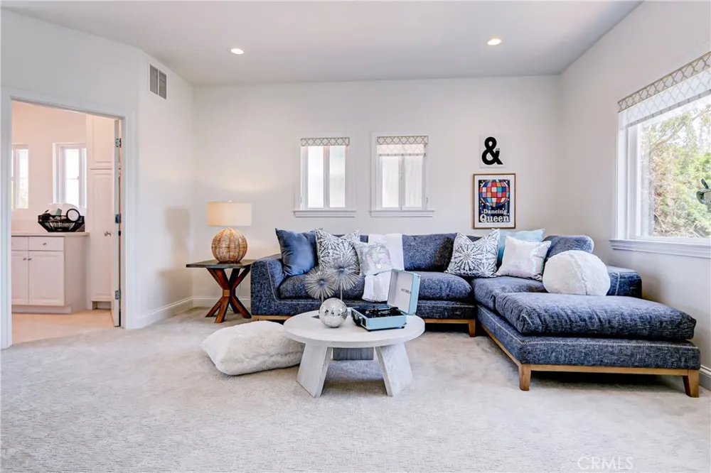 819 11th Manhattan Beach, CA 90266