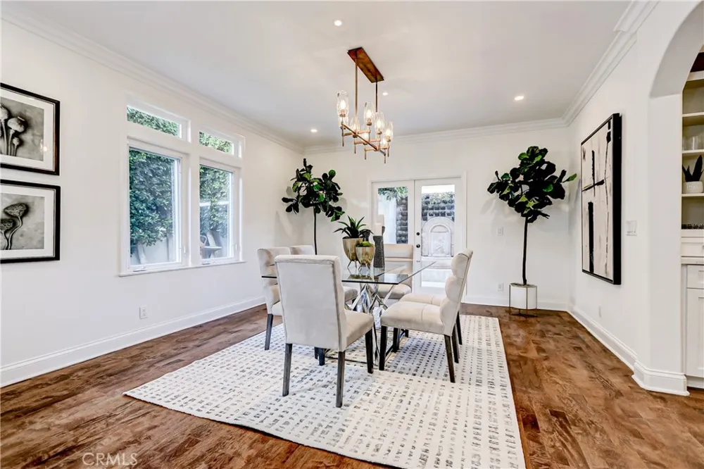 819 11th Manhattan Beach, CA 90266