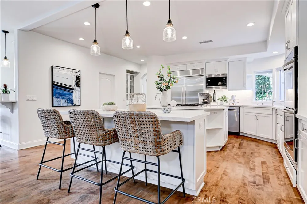 819 11th Manhattan Beach, CA 90266