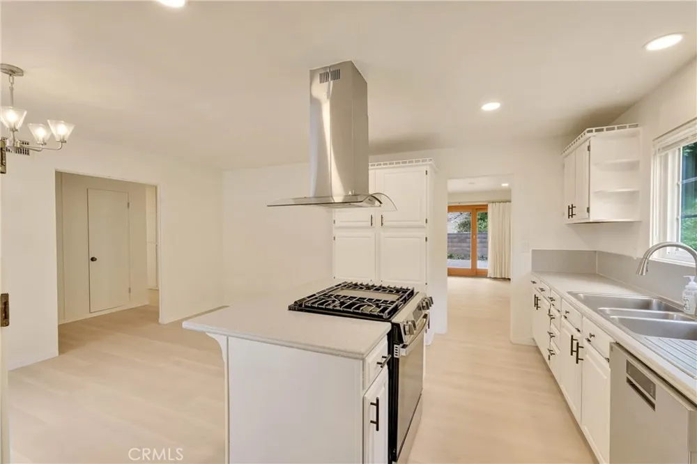 6551 Abbottswood Drive Rancho Palos Verdes, CA 90275
