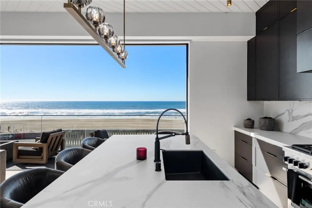 2200 The Strand #A Manhattan Beach, CA 90266