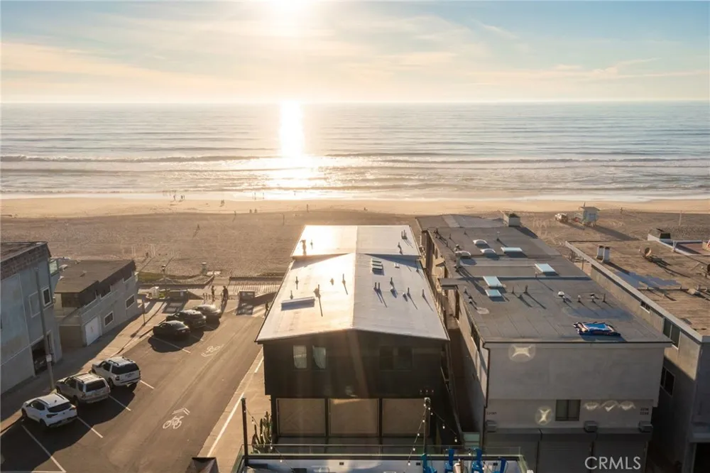 2200 The Strand #A Manhattan Beach, CA 90266