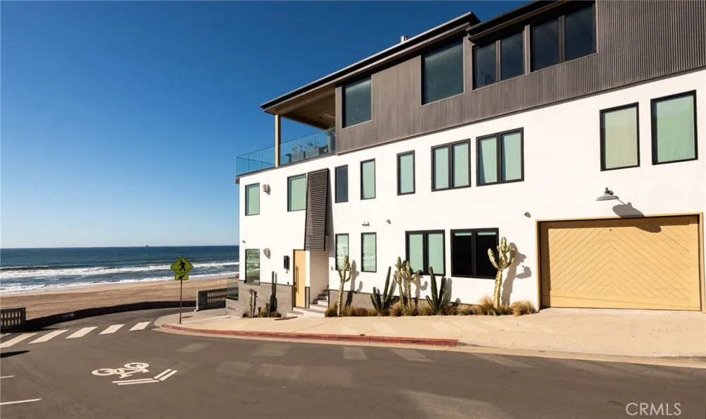 2200 The Strand #A Manhattan Beach, CA 90266