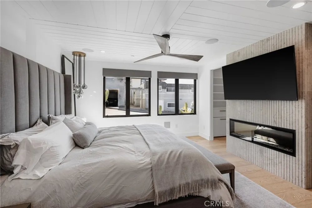 2200 The Strand #A Manhattan Beach, CA 90266