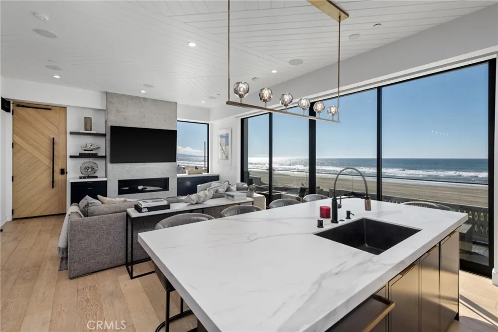 2200 The Strand #A Manhattan Beach, CA 90266