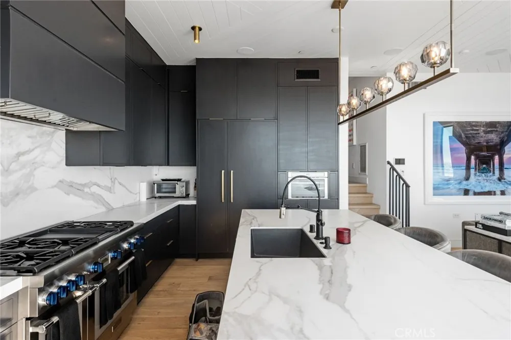2200 The Strand #A Manhattan Beach, CA 90266
