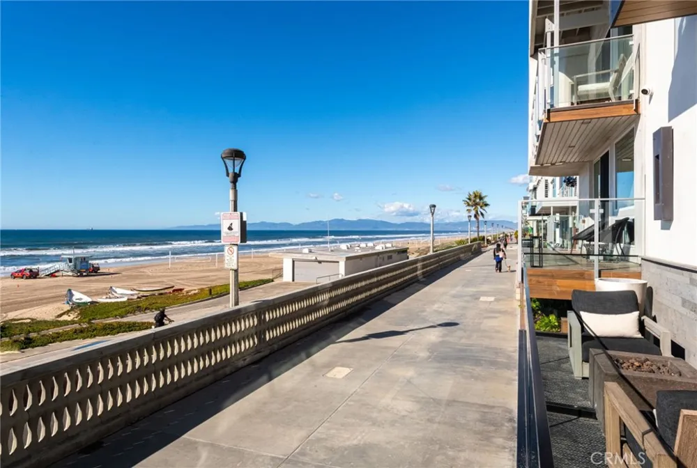 2200 The Strand #A Manhattan Beach, CA 90266
