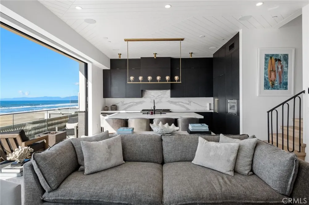 2200 The Strand #A Manhattan Beach, CA 90266